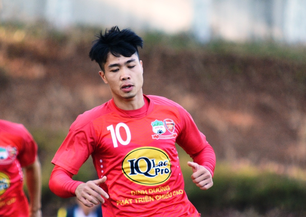 HAGL - TP.HCM: Cong Phuong quyet ha doi cua Cong Vinh hinh anh