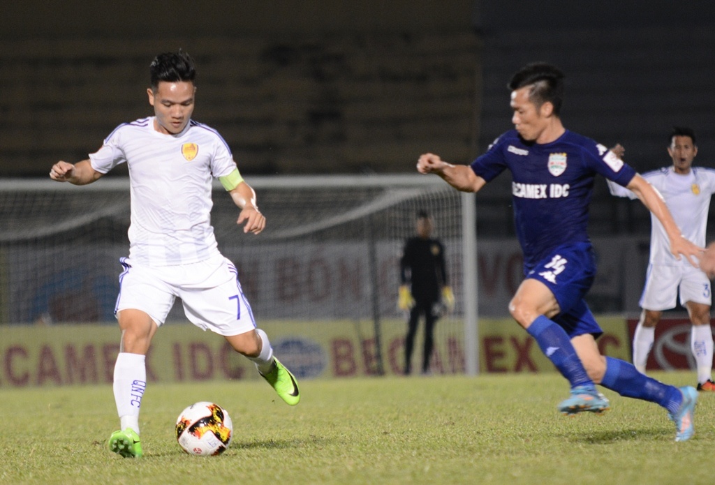 Huu Thang du khan vong 9 V.League anh 1