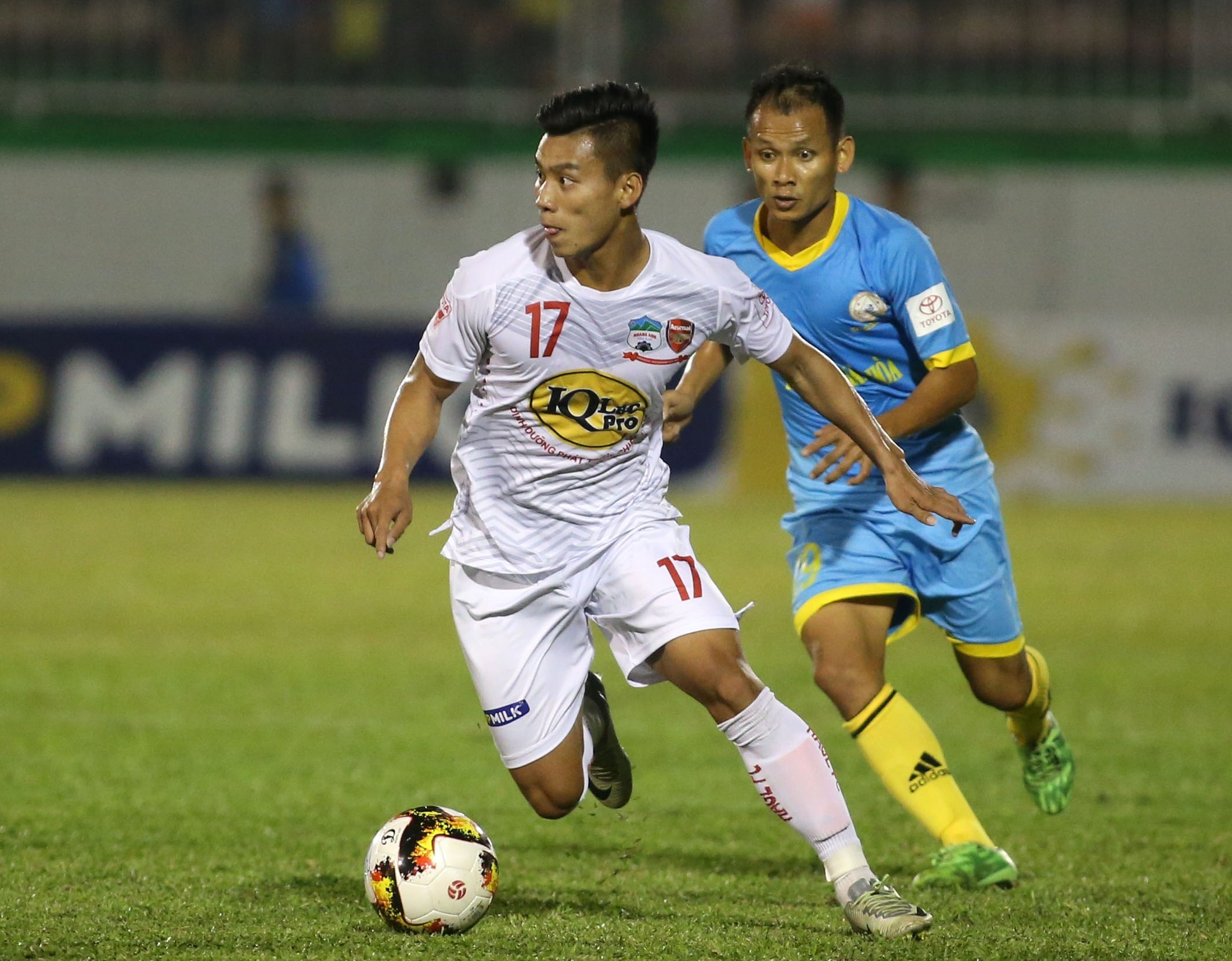 HLV Nguyen Quoc Tuan: 'Cac doi thu biet ro ve HAGL' hinh anh