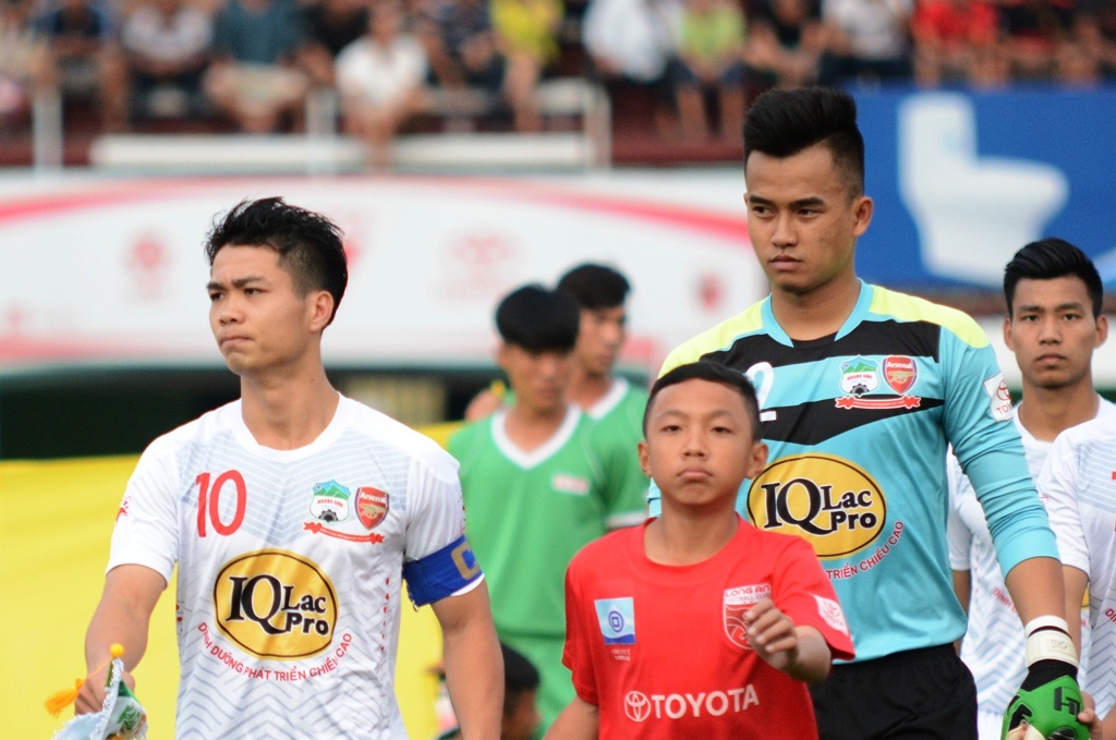 HAGL, Vu Minh Tuan hay nhat V.League trong thang 2 hinh anh