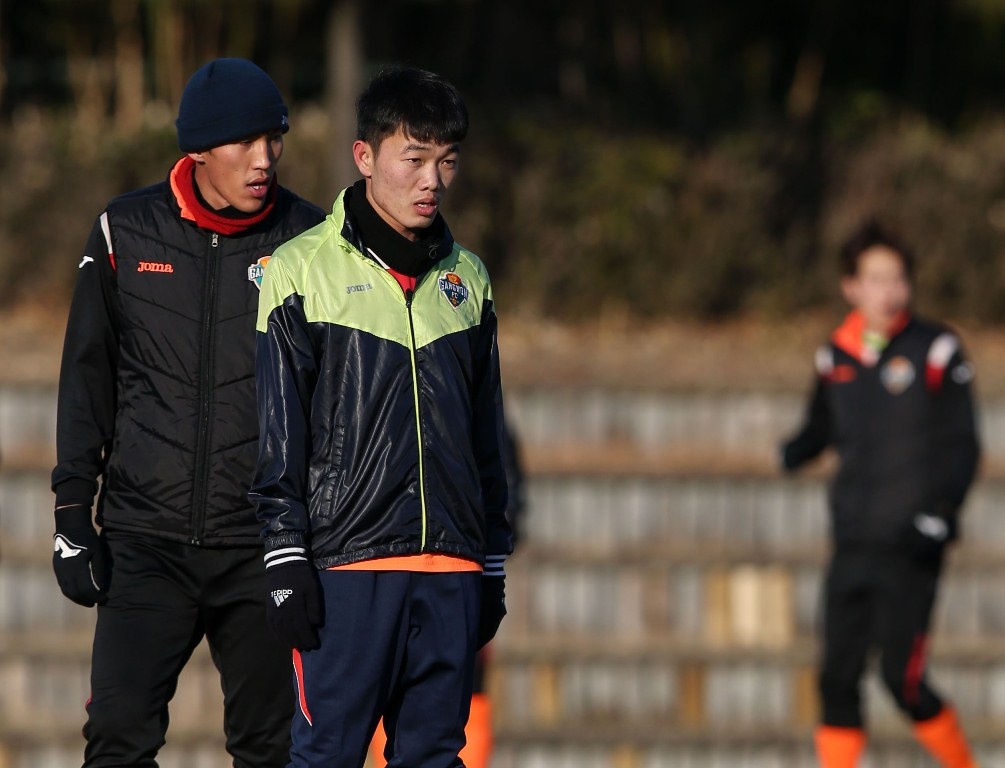 ‘Xuan Truong se som ra san thi dau cho Gangwon FC’ hinh anh