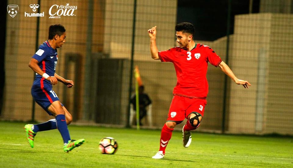 Chien thang an tuong 2-1 cua Afghanistan truoc Singapore hinh anh
