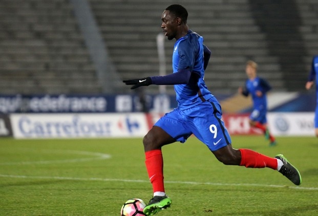 U20 Phap ha guc doi thu trong 20 phut hinh anh