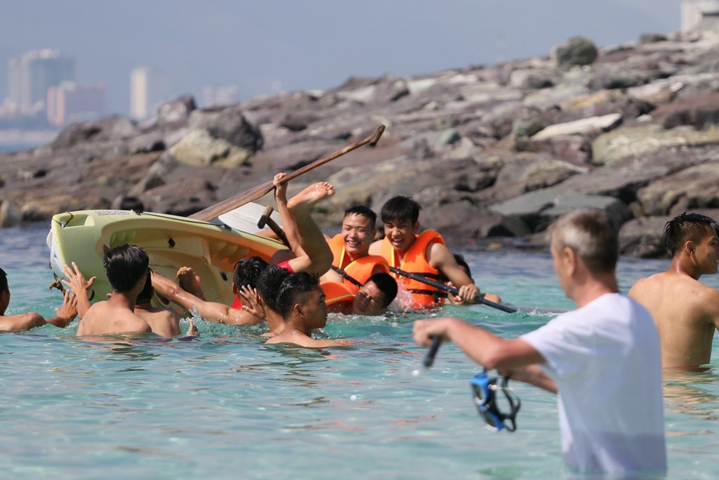 U20 Viet Nam nghi tap sang 20/4 anh 4