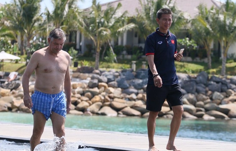 U20 Viet Nam nghi tap sang 20/4 anh 8