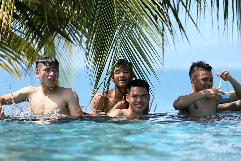 U20 Viet Nam thoai mai vui dua o khu nghi mat 5 sao hinh anh