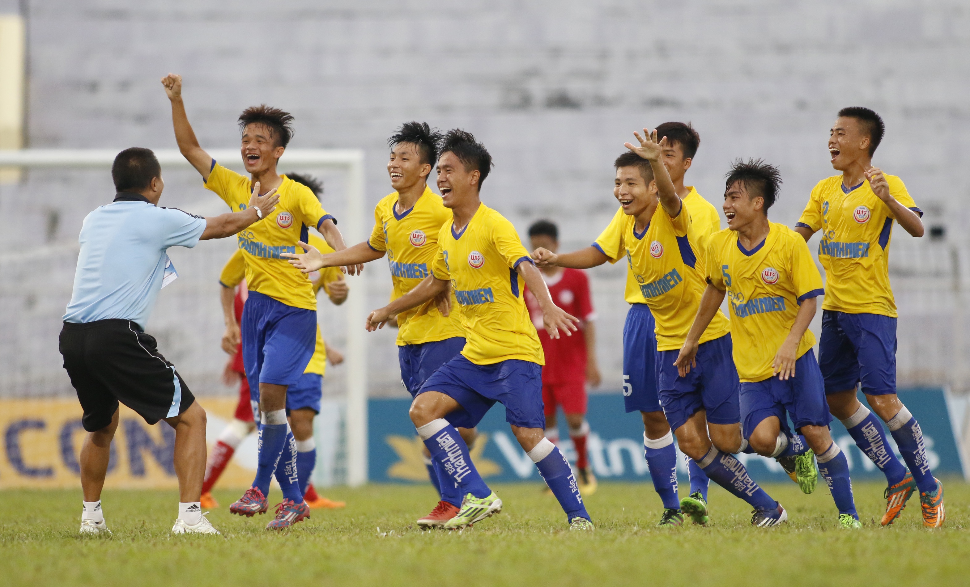 U19 PVF thang U19 Viettel 2-0 anh 1