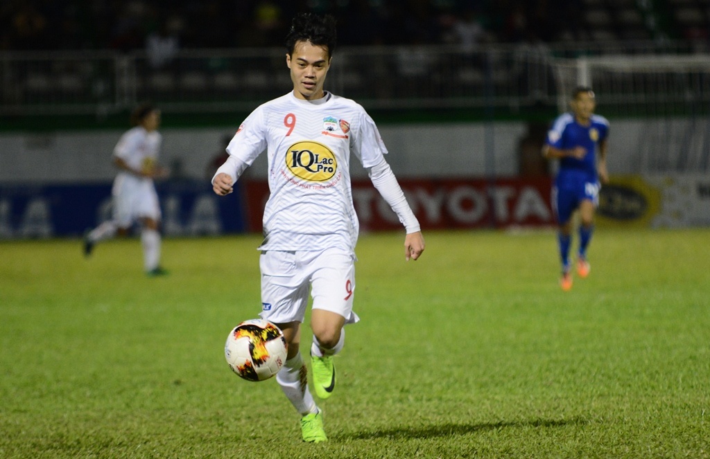 Bau Duc nhan xet ve Van Toan anh 1