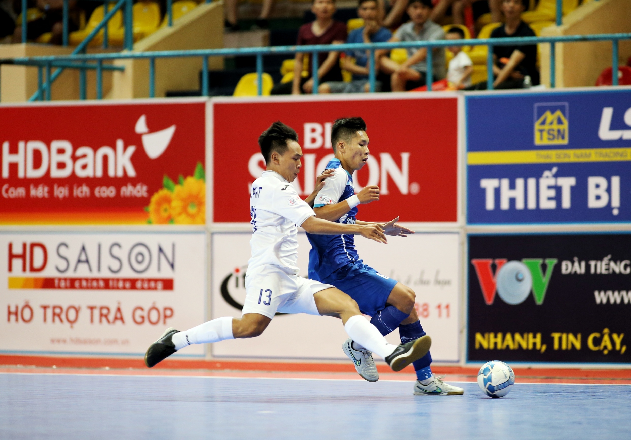 Giai futsal VDGQ 2017 tai TP.HCM anh 1