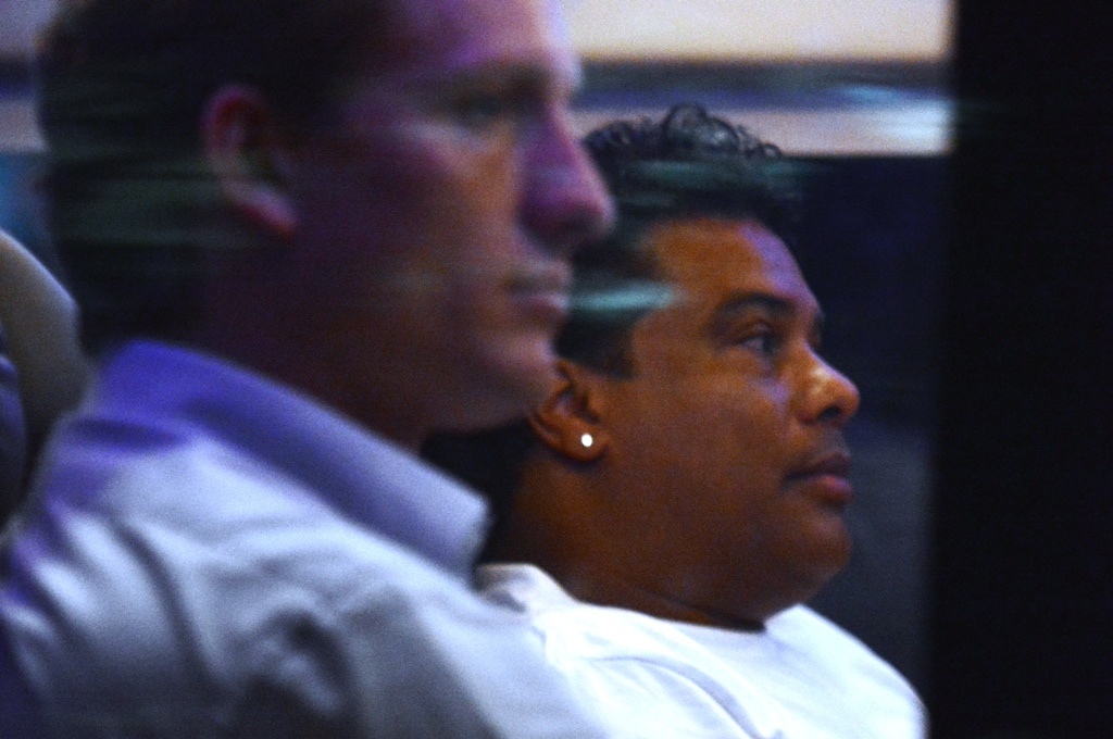 Nguoi di cung Ronaldinho sang Viet Nam la ai? hinh anh