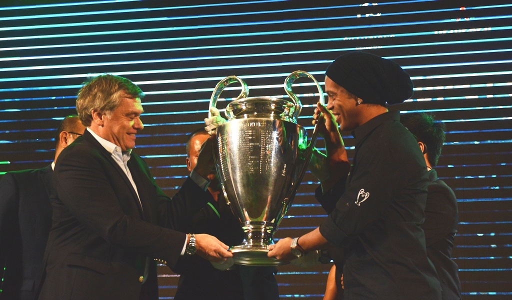 Ronaldinho trả lời phỏng vấn sáng 13/4 ảnh 1 Ronaldinho tra loi phong van sang 13/4 anh 1