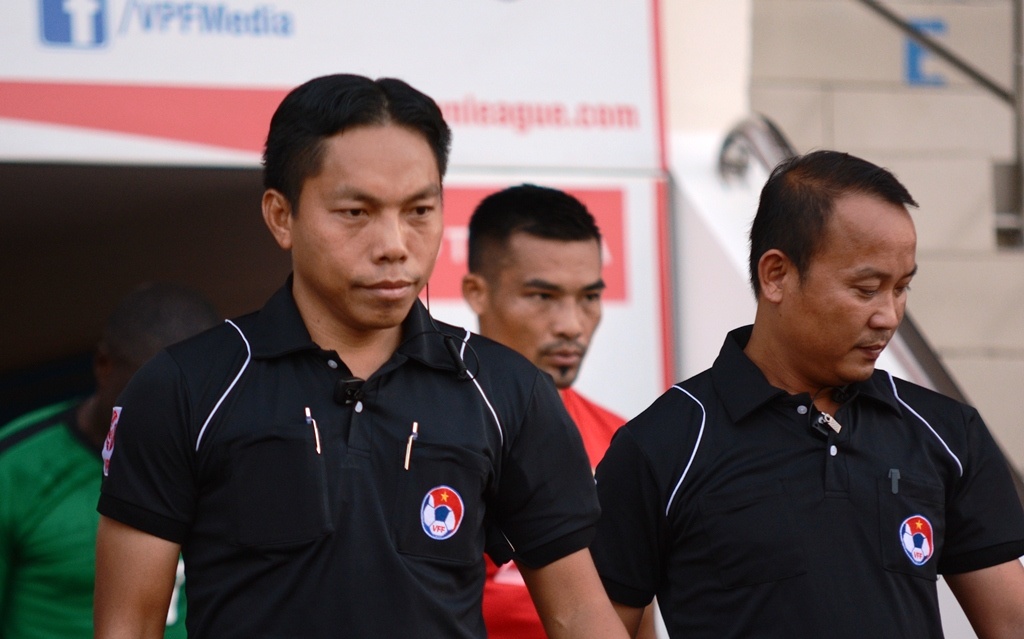 Doi nha thua dam, Cong Vinh phan nan ve trong tai hinh anh