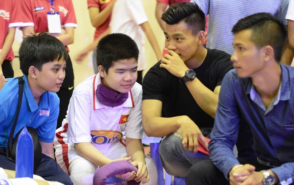 Cong Phuong lam thu mon anh 7