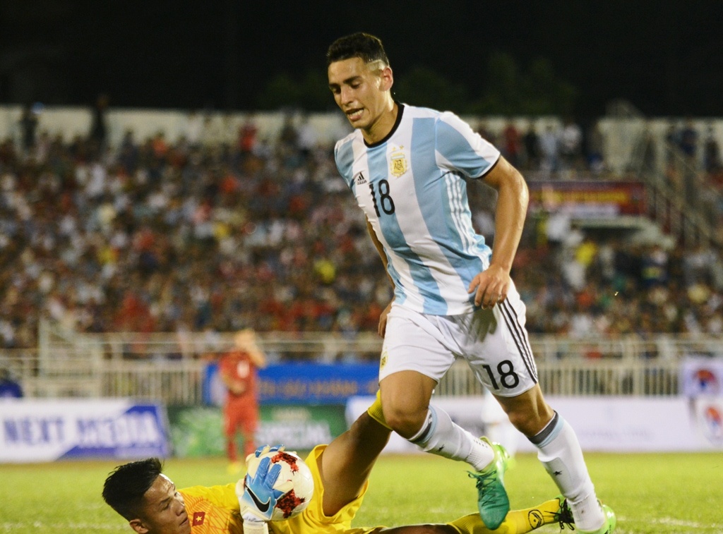 Quang Hai: 'Doi thu qua manh khien U20 VN mat het tu tin' hinh anh