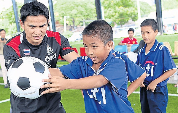 Kiatisak mong bong da Thai Lan duoc du U20 World Cup hinh anh