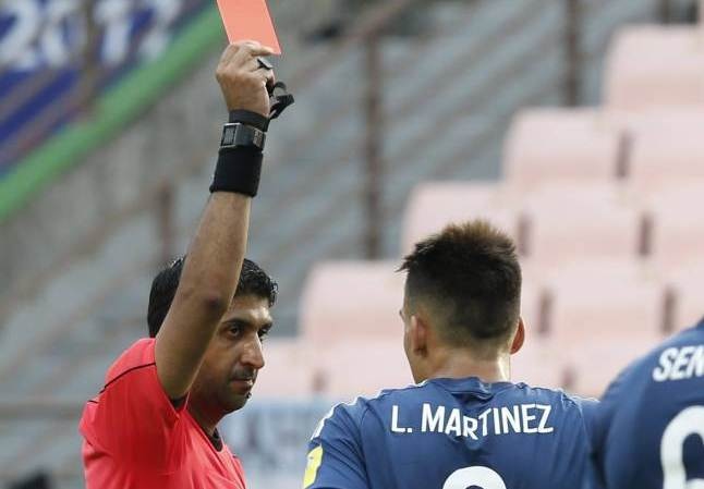 Trong tai dang cap dieu khien tran U20 Viet Nam vs U20 Honduras hinh anh