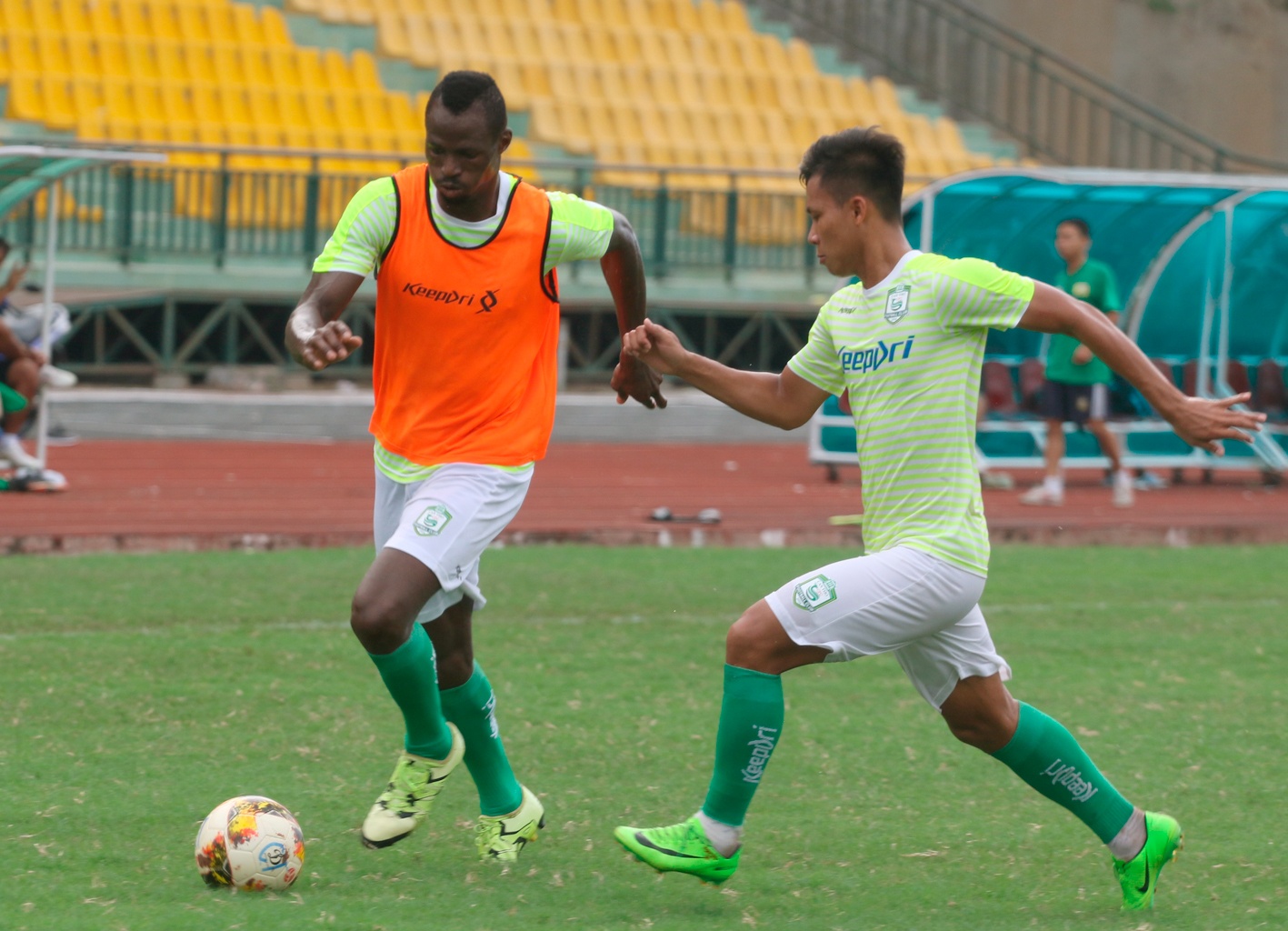 Cần Thơ thay ngoại binh cao gần 2 m ảnh 1 Can Tho thay ngoai binh cao gan 2 m anh 1