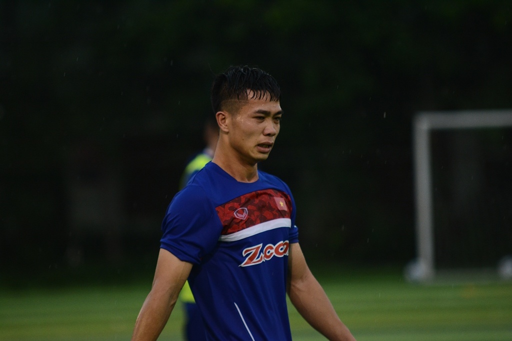 Cong Phuong danh dau ghi ban trong buoi tap chieu 6/6 hinh anh