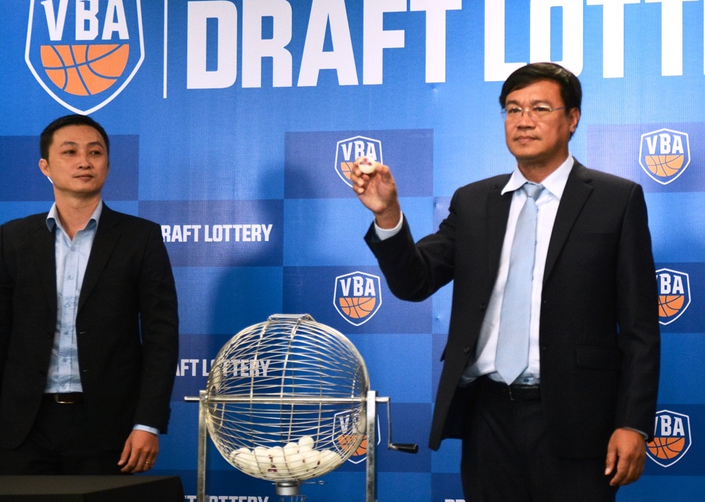 Tan binh giai VBA co loi the chon VDV Viet kieu hinh anh