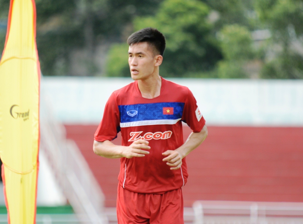 HLV Hữu Thắng trả lời phỏng vấn ảnh 2 HLV Huu Thang tra loi phong van anh 2