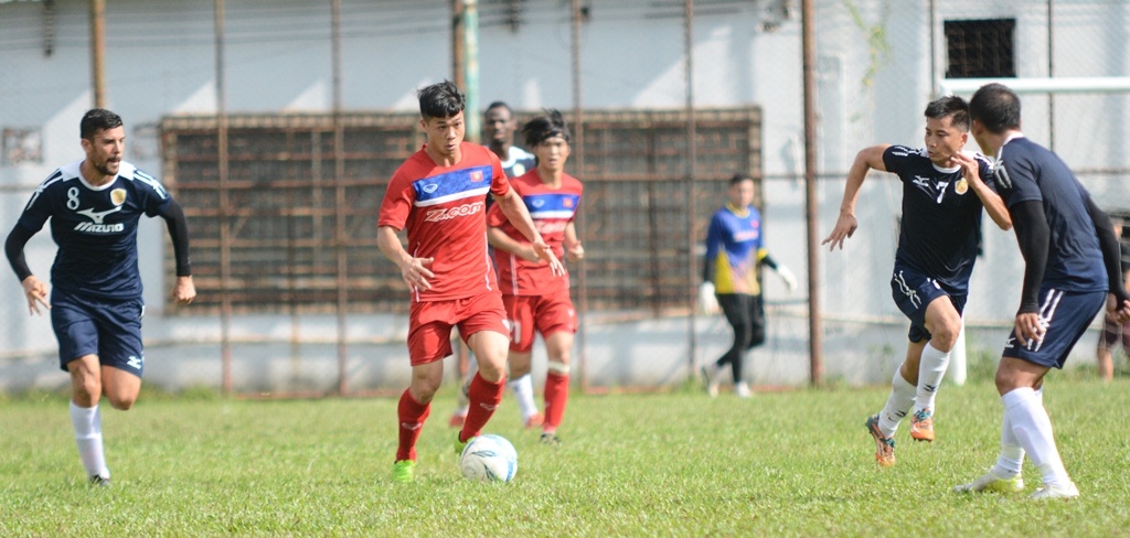 Tuyen Viet Nam thua TP.HCM 2-3 anh 1