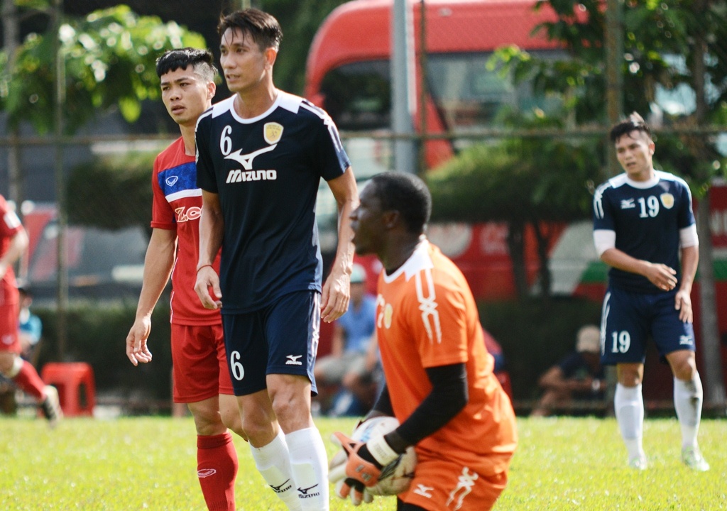 Tuyen Viet Nam thua TP.HCM 2-3 anh 8