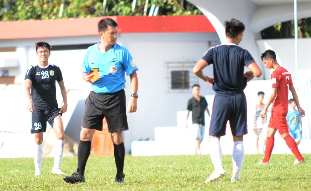 Tuyen Viet Nam thua TP.HCM 2-3 anh 4