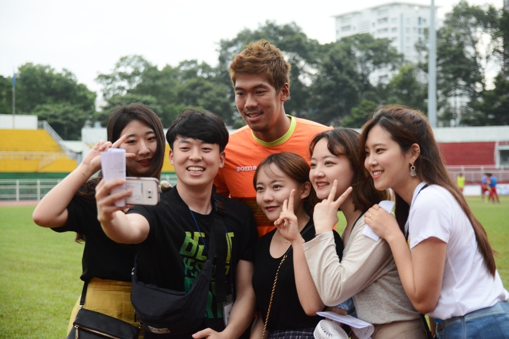 Tran Tuyen TP.HCM vs Gangwon anh 5