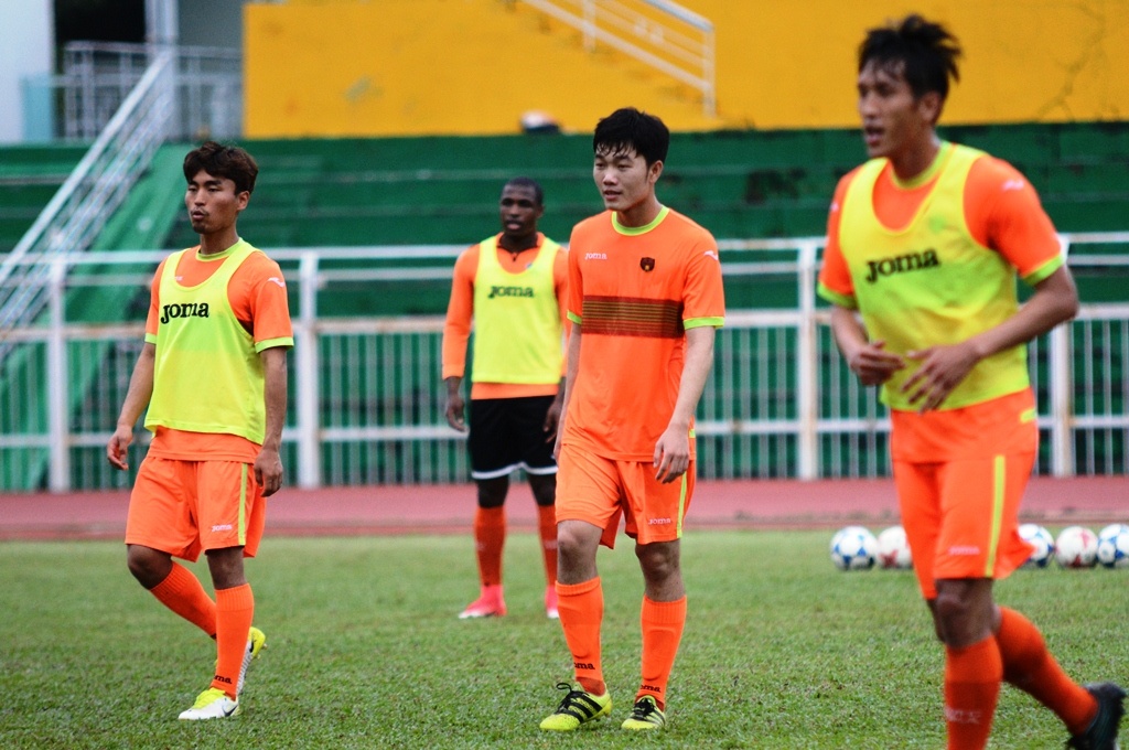 Tran Tuyen TP.HCM vs Gangwon anh 8