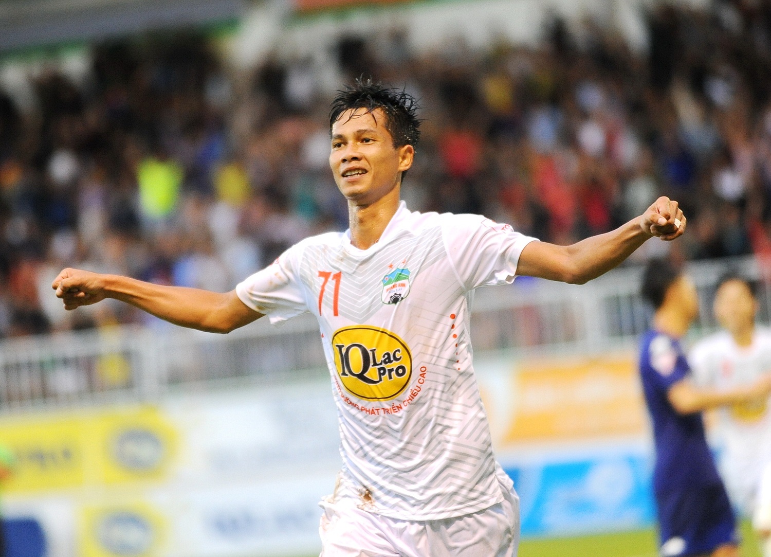 HAGL thang Binh Duong 2-1 anh 1