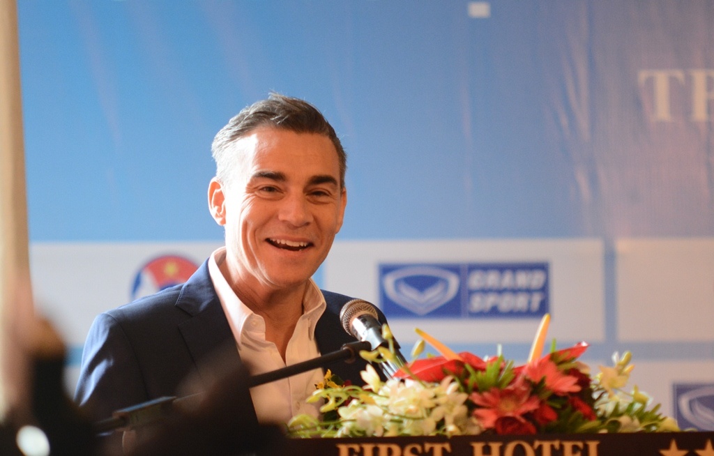 HLV Miguel Ridrigo tu tin dua futsal Viet Nam vao top 4 chau A hinh anh