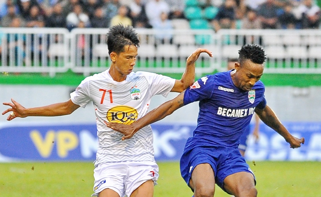 Hau ve HAGL lo co hoi len U22 Viet Nam vi chan thuong nang hinh anh