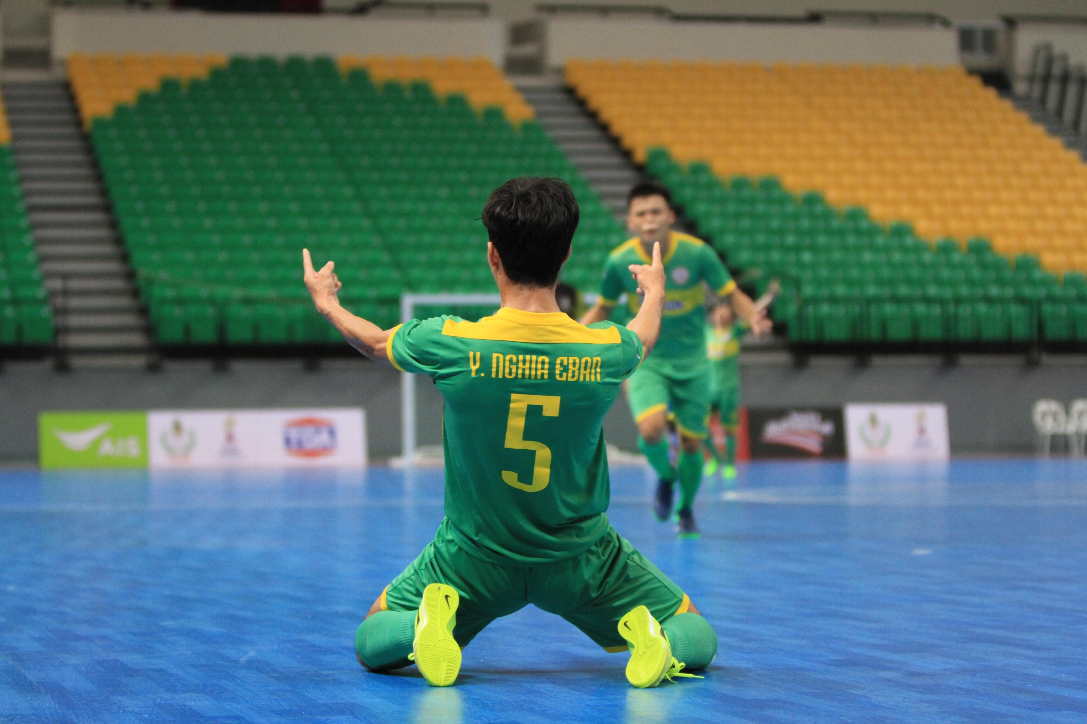 Sanna Khanh Hoa thang East Coast Heat 6-2 hinh anh