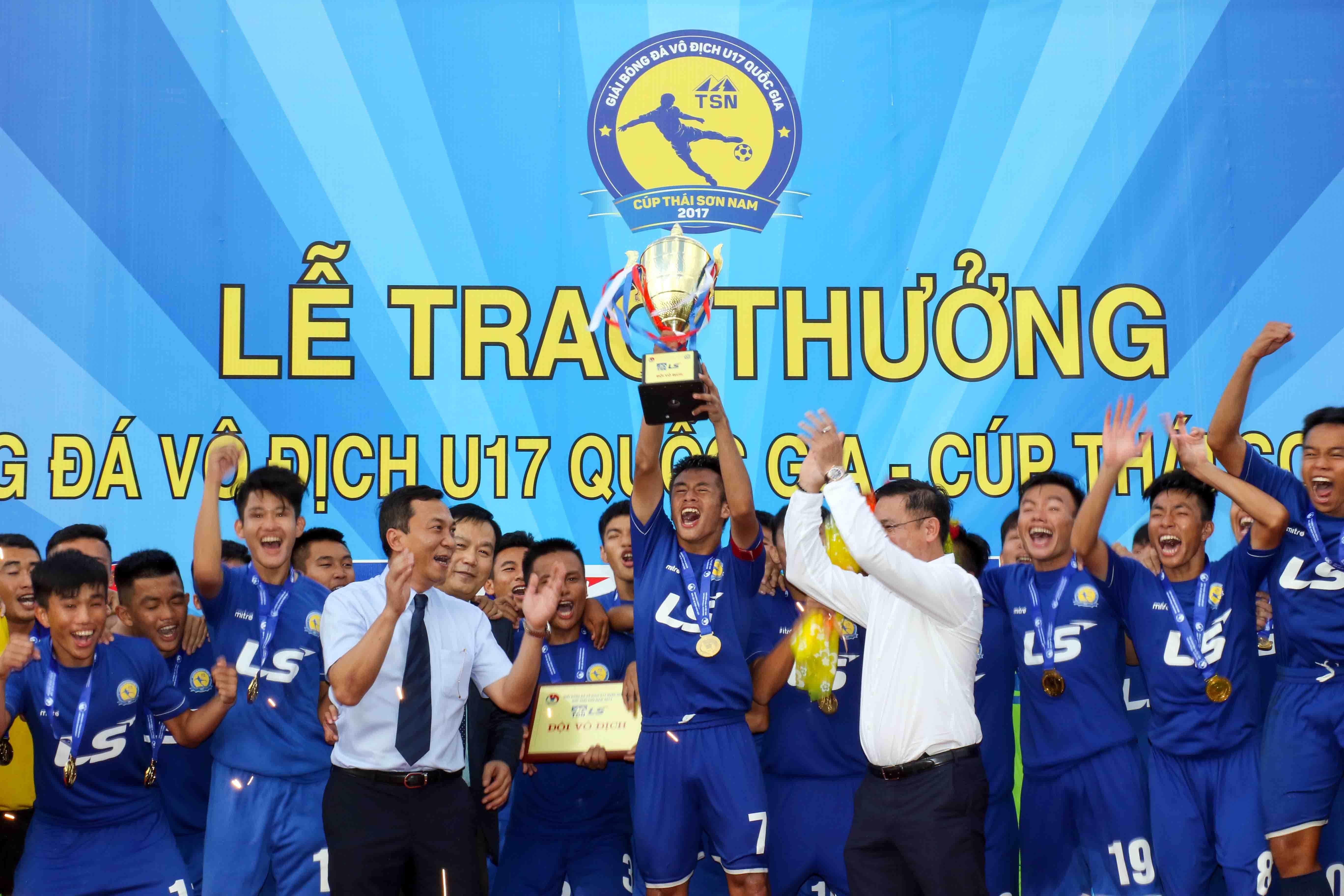 U17 PVF len ngoi vo dich quoc gia hinh anh