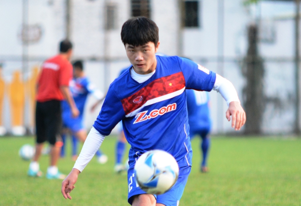 Xuan Truong sut phat dep mat ghi ban chieu 16/7 hinh anh