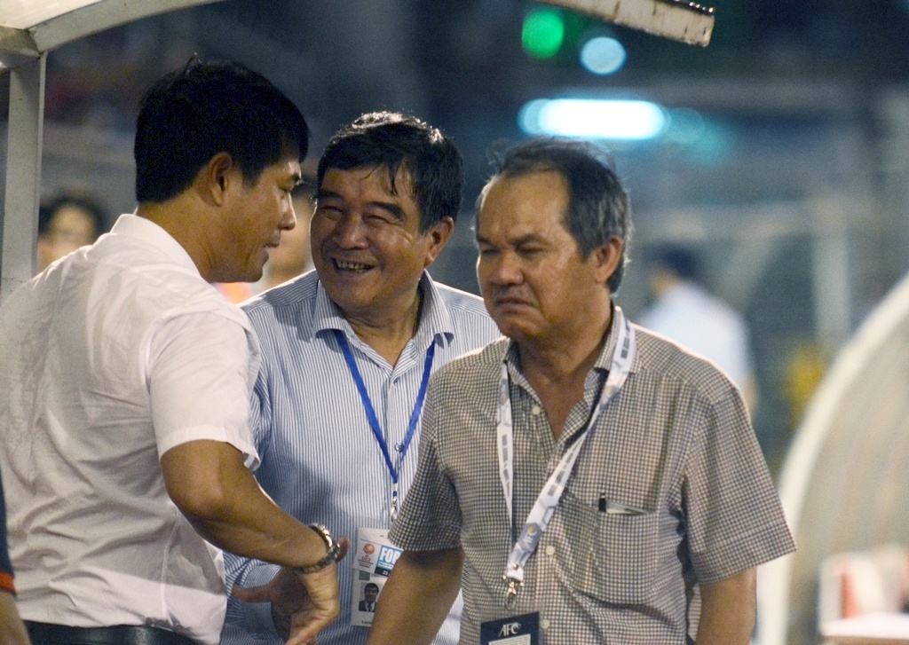 Bau Duc xem tran U22 Viet Nam anh 4