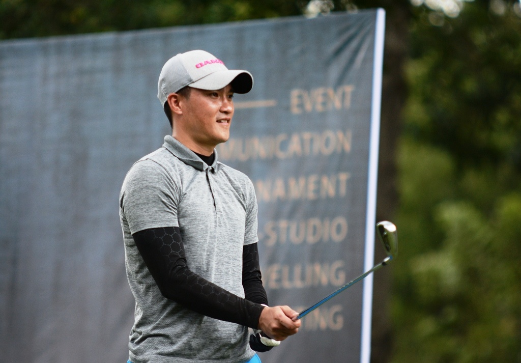 Cong Vinh lan dau tham du giai golf dang cap tai Viet Nam hinh anh