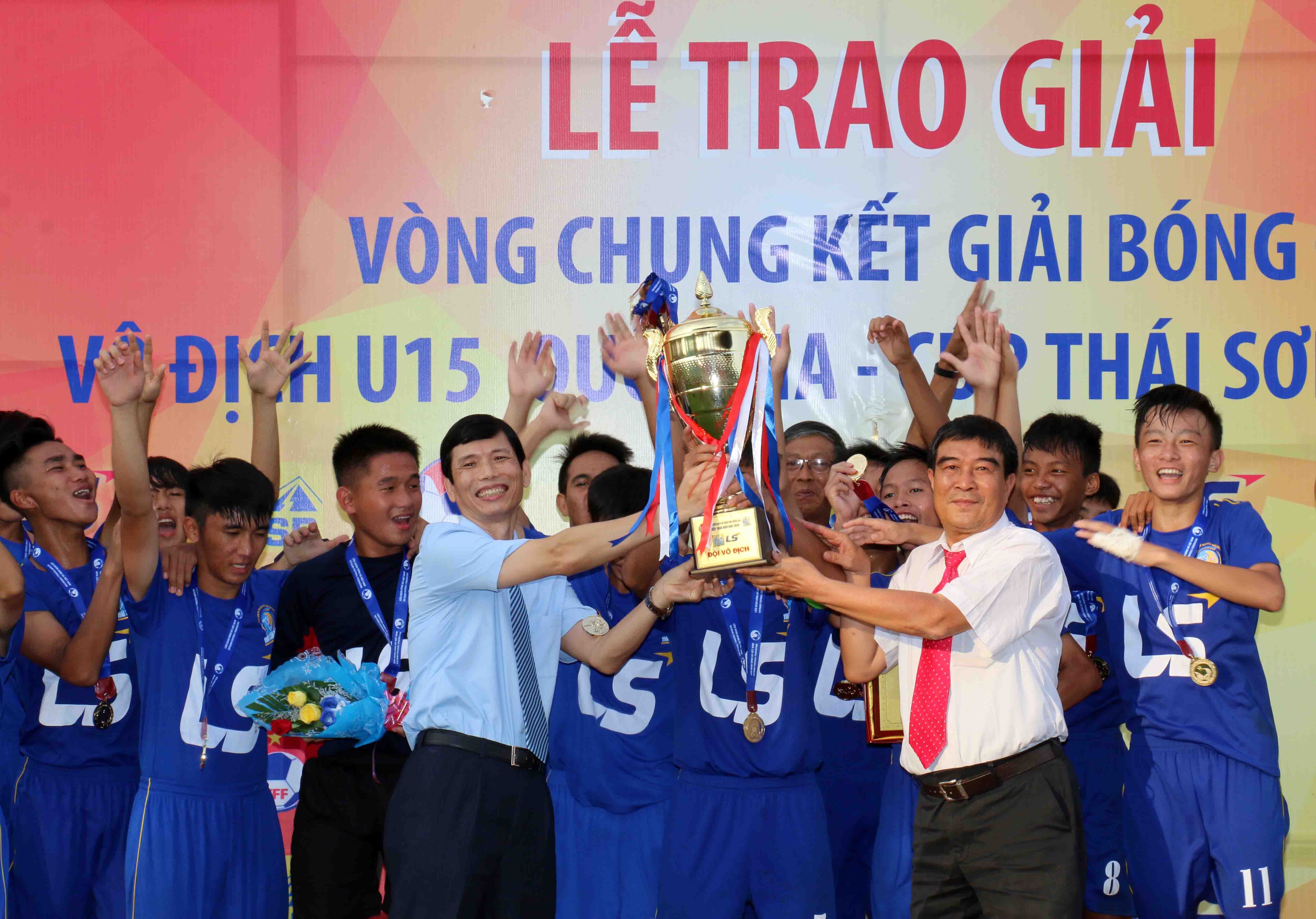 HLV U15 Vũ Hồng Việt ảnh 1 HLV U15 Vu Hong Viet anh 1