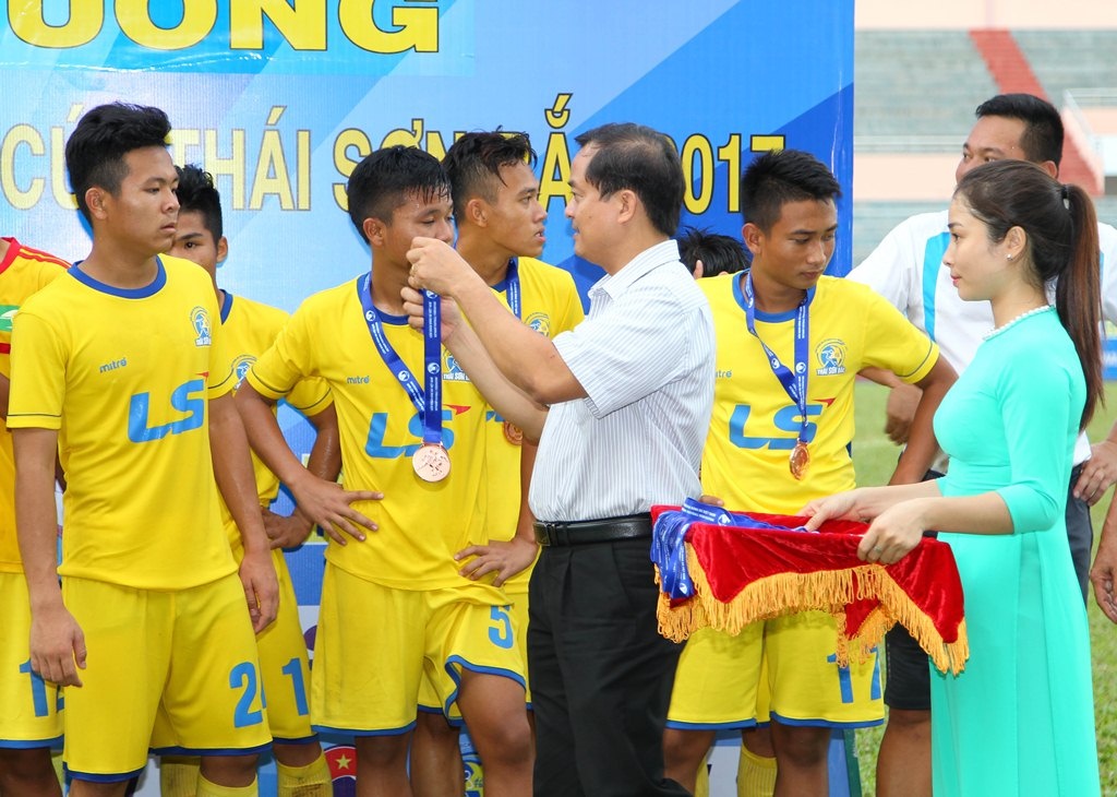 U15 Viettel thang SLNA 2-0 anh 1