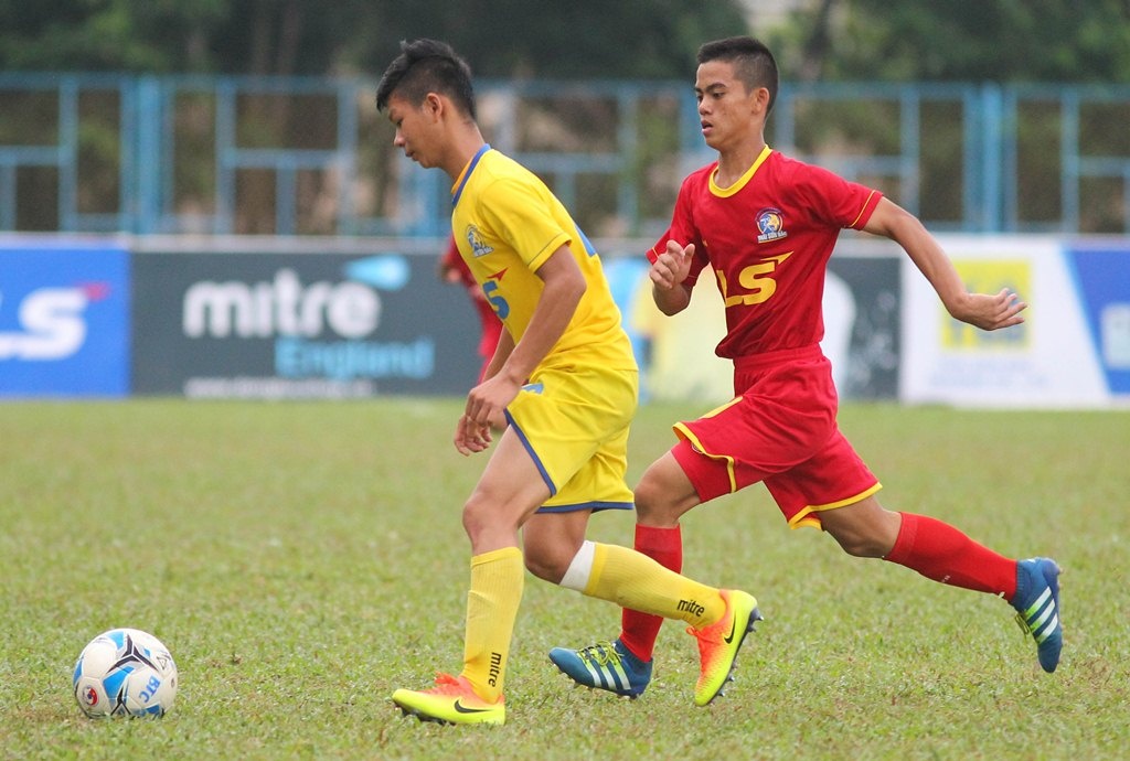 Video chien thang 2-0 cua U15 Viettel truoc U15 SLNA hinh anh