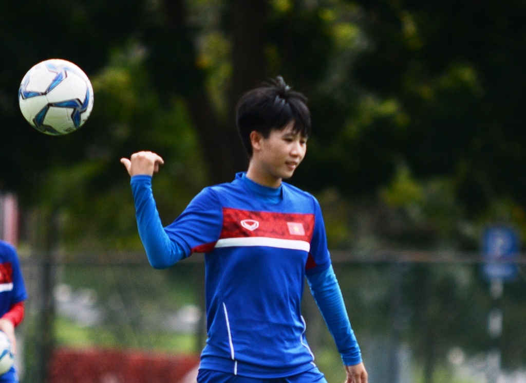 Tien ve Tuyet Dung quyet tam danh bai Philippines hinh anh