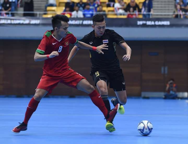Video tuyen futsal Indonesia ha guc Thai Lan hinh anh