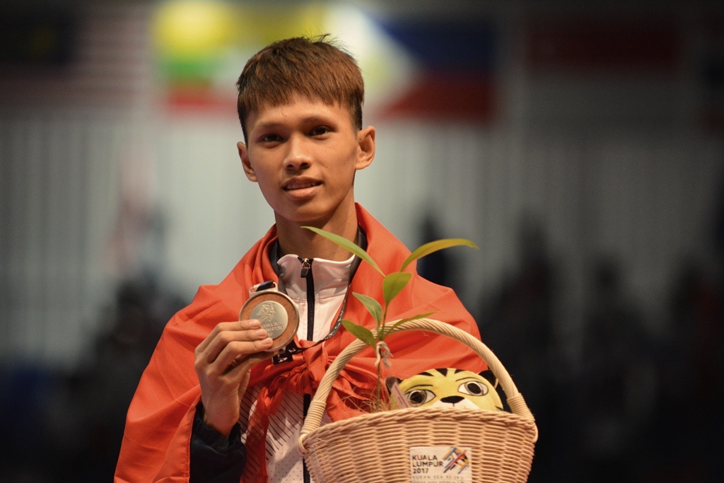 Kim Tuyền nhận HCB SEA Games ảnh 2 Kim Tuyen nhan HCB SEA Games anh 2