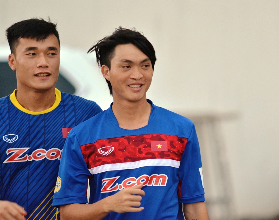 Tuan Anh, Cong Phuong thoai mai truoc tran gap Campuchia hinh anh