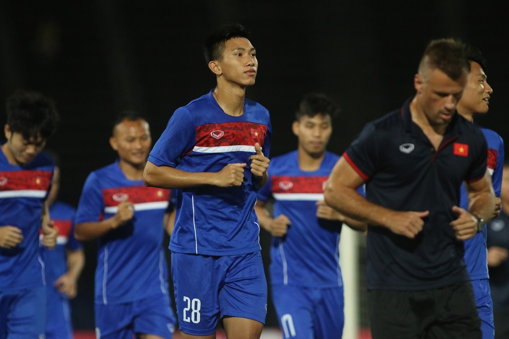 Tuyen Viet Nam tap toi 4/9 anh 1