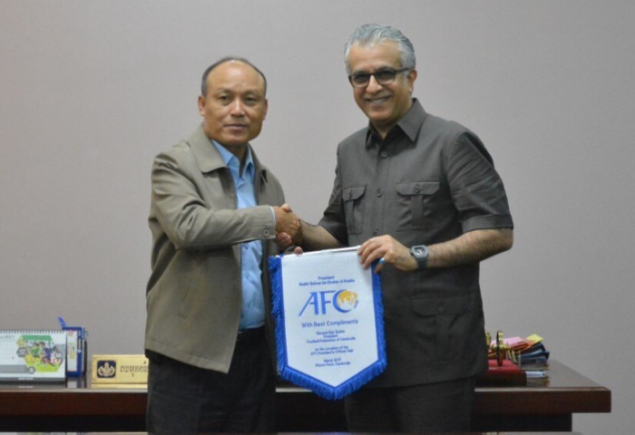 Bóng đá Campuchia tiến bộ ảnh 1 Bong da Campuchia tien bo anh 1