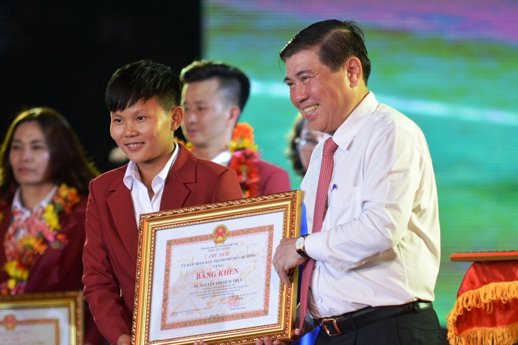 TP.HCM thuong hon 3 ty dong cho VDV sau SEA Games hinh anh