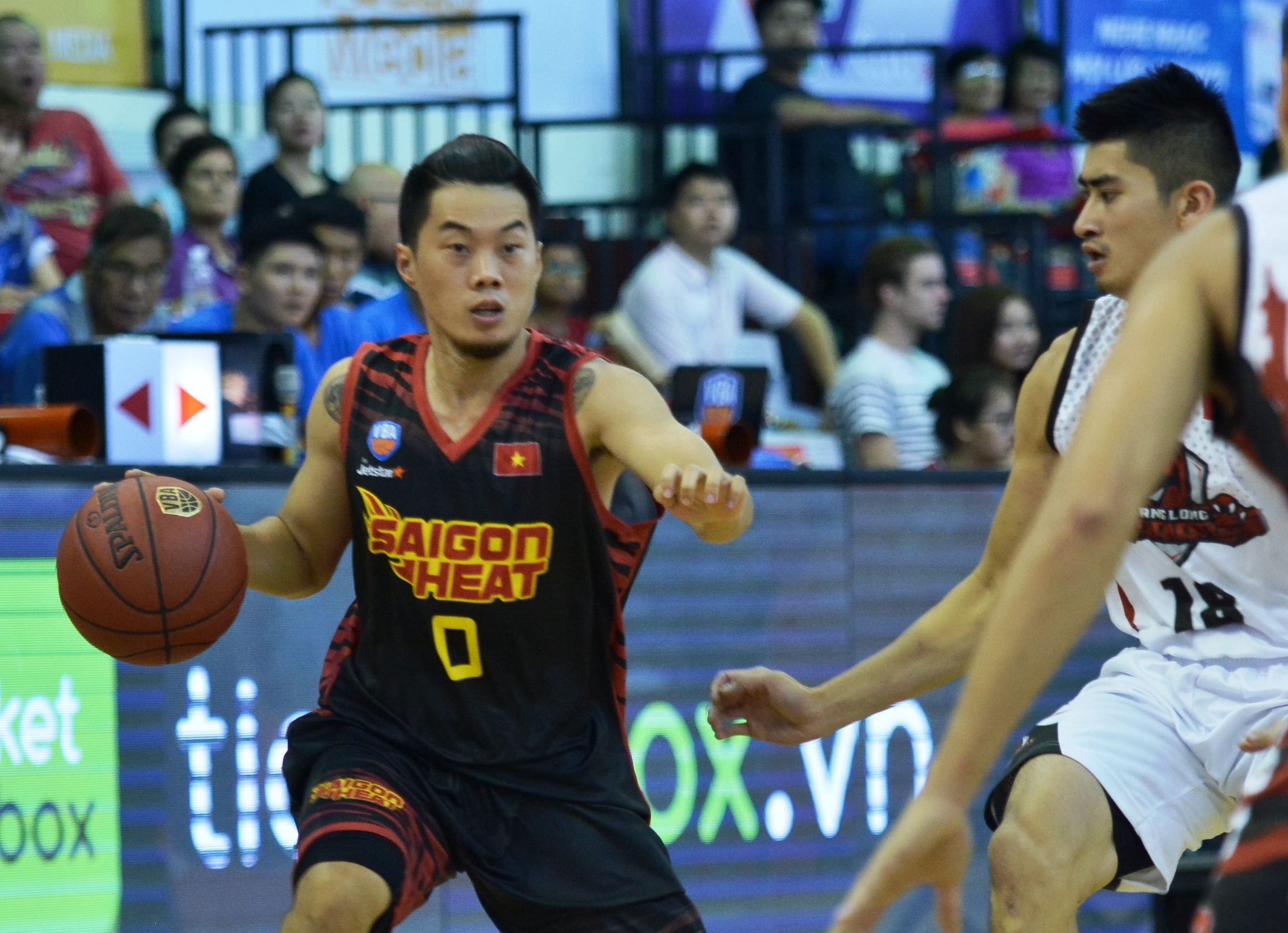 Saigon Heat nguoc dong ngoan muc danh bai Thang Long Warriors hinh anh