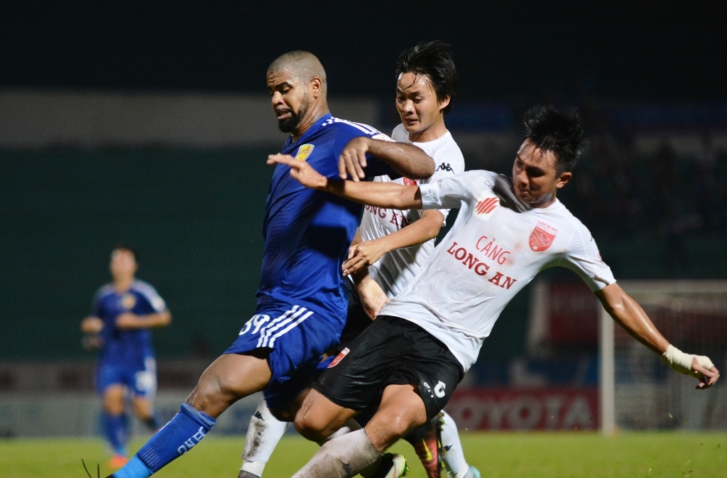 Quang Nam hoa Binh Duong 1-1 anh 1