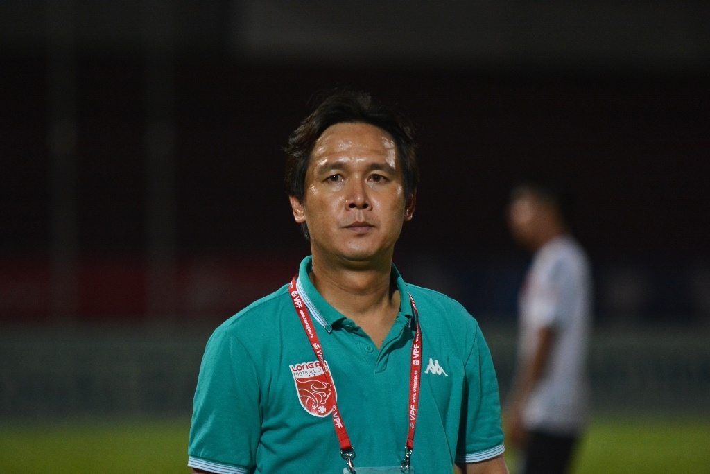 HLV Minh Phuong than troi vi Long An lai thua phut cuoi hinh anh